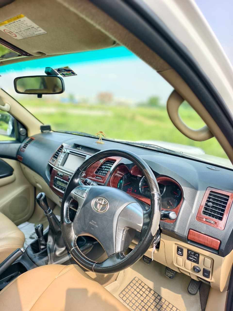 Toyota Fortuner 4X4 2014 - Image 8